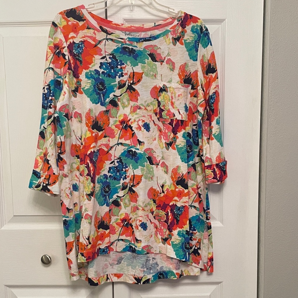 Westbound Bright Floral Pattern Tunic Pullover Top with Quarter Length Sleeves M